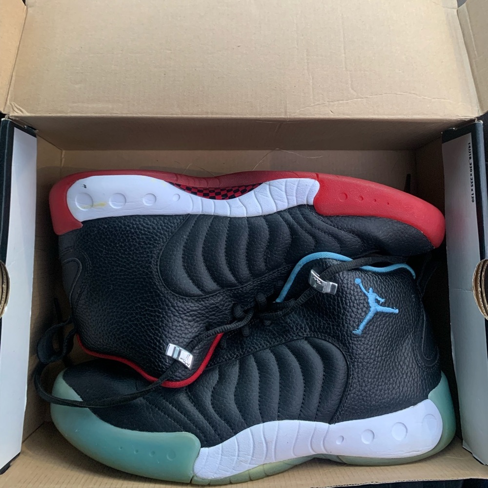 Jordan Jumpman Pro
Black Gym Red University Blue